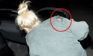 Lilo mặc áo thủng lỗ ra đường